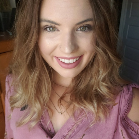 Meet your Posher, Mackenzie - Picture 1 of 1